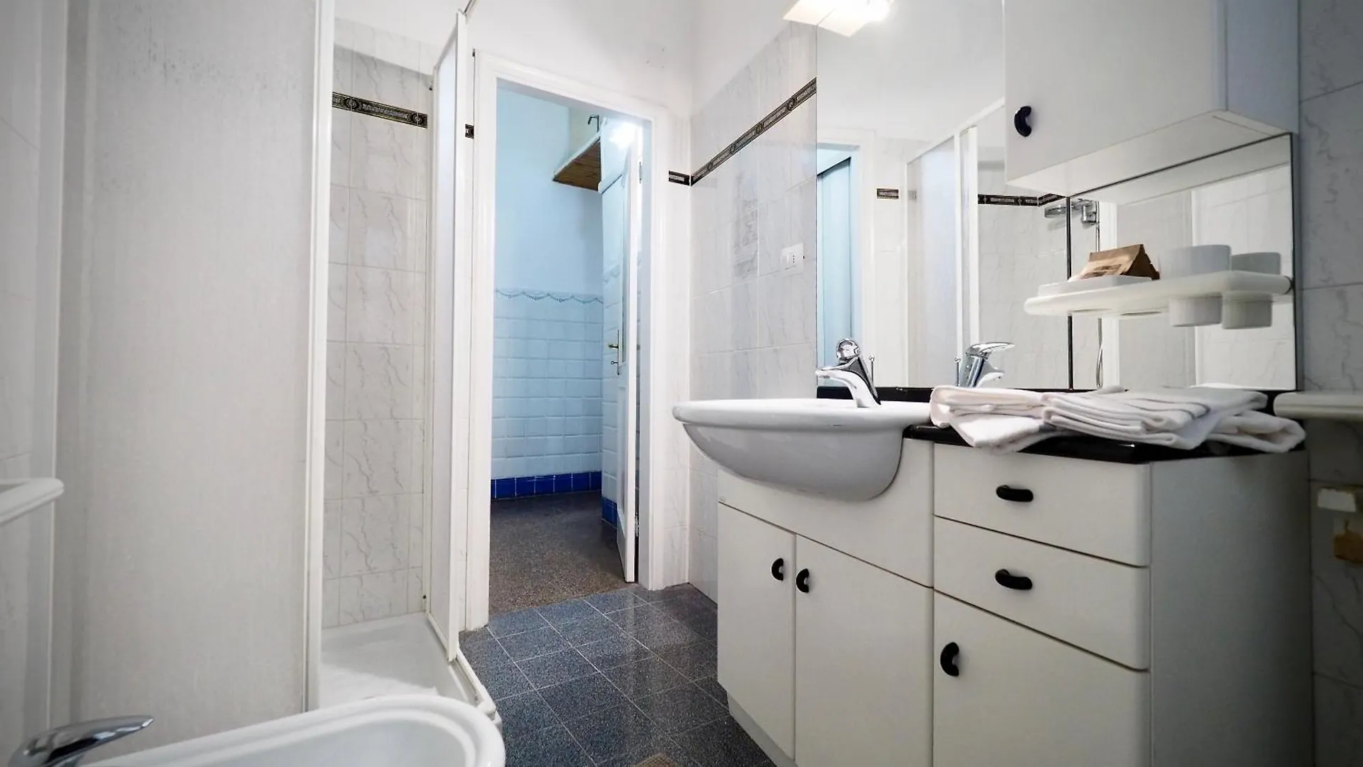 Dimora Sarzano Acquario - Genovabnb It Apartment 0*, Genoa Italy